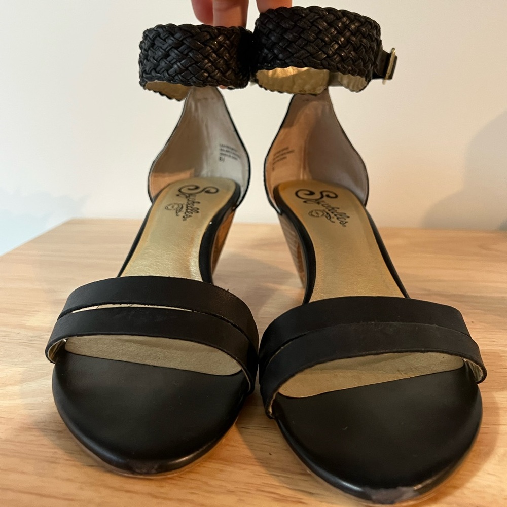 Seychells black leather sandals